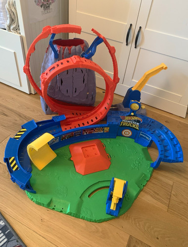 Hot wheels monster trucks - monster,