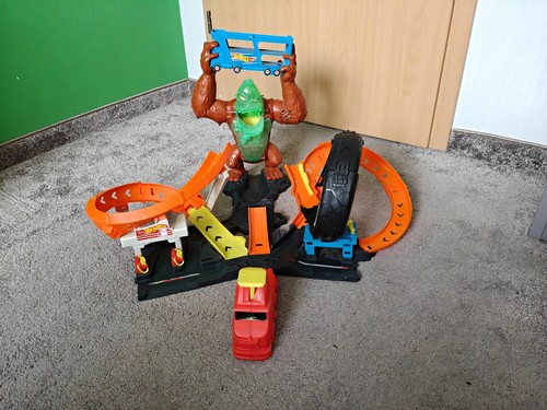 Hot wheels gorilla stunt - stunt, track