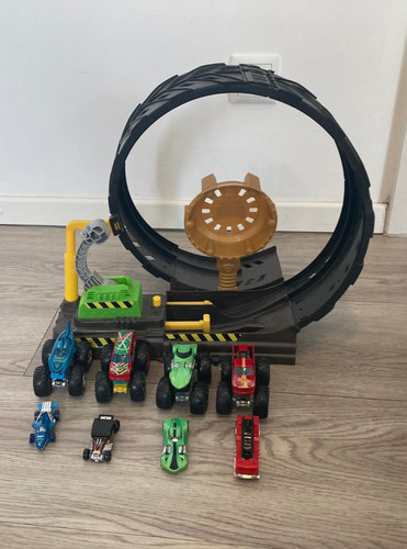 Hot wheels monster truck - monster,